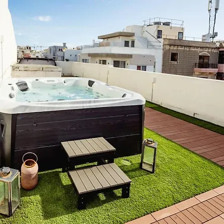 Apartmán Luxury Designer Penthouse With Private Jacuzzi