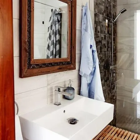 Luxury Designer Penthouse With Private Jacuzzi سليمة