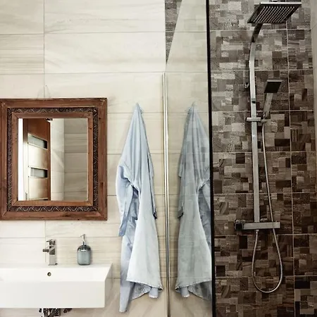 Luxury Designer Penthouse With Private Jacuzzi سليمة