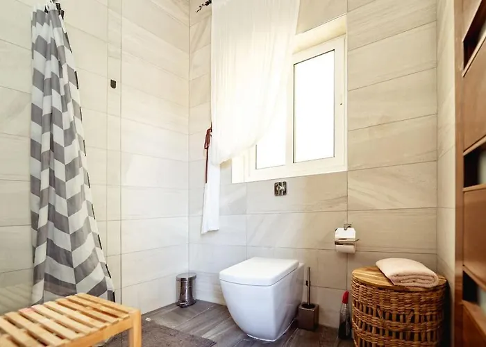 Luxury Designer Penthouse With Private Jacuzzi Apartment *