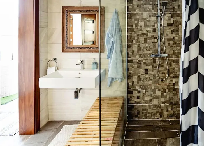 Luxury Designer Penthouse With Private Jacuzzi Апартаменты