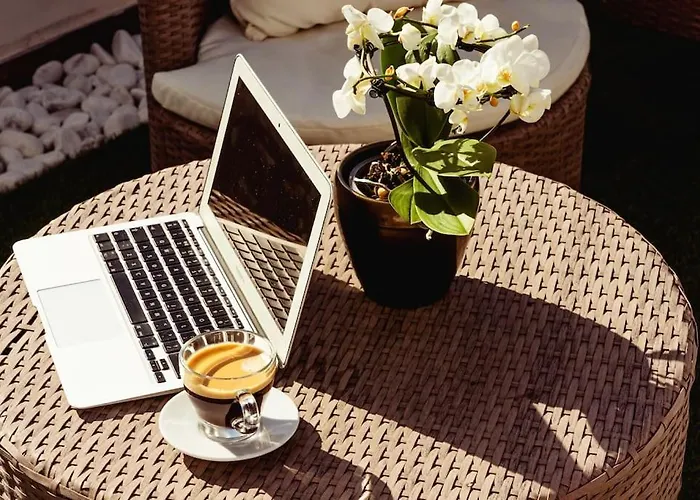 Luxury Designer Penthouse With Private Jacuzzi Слима